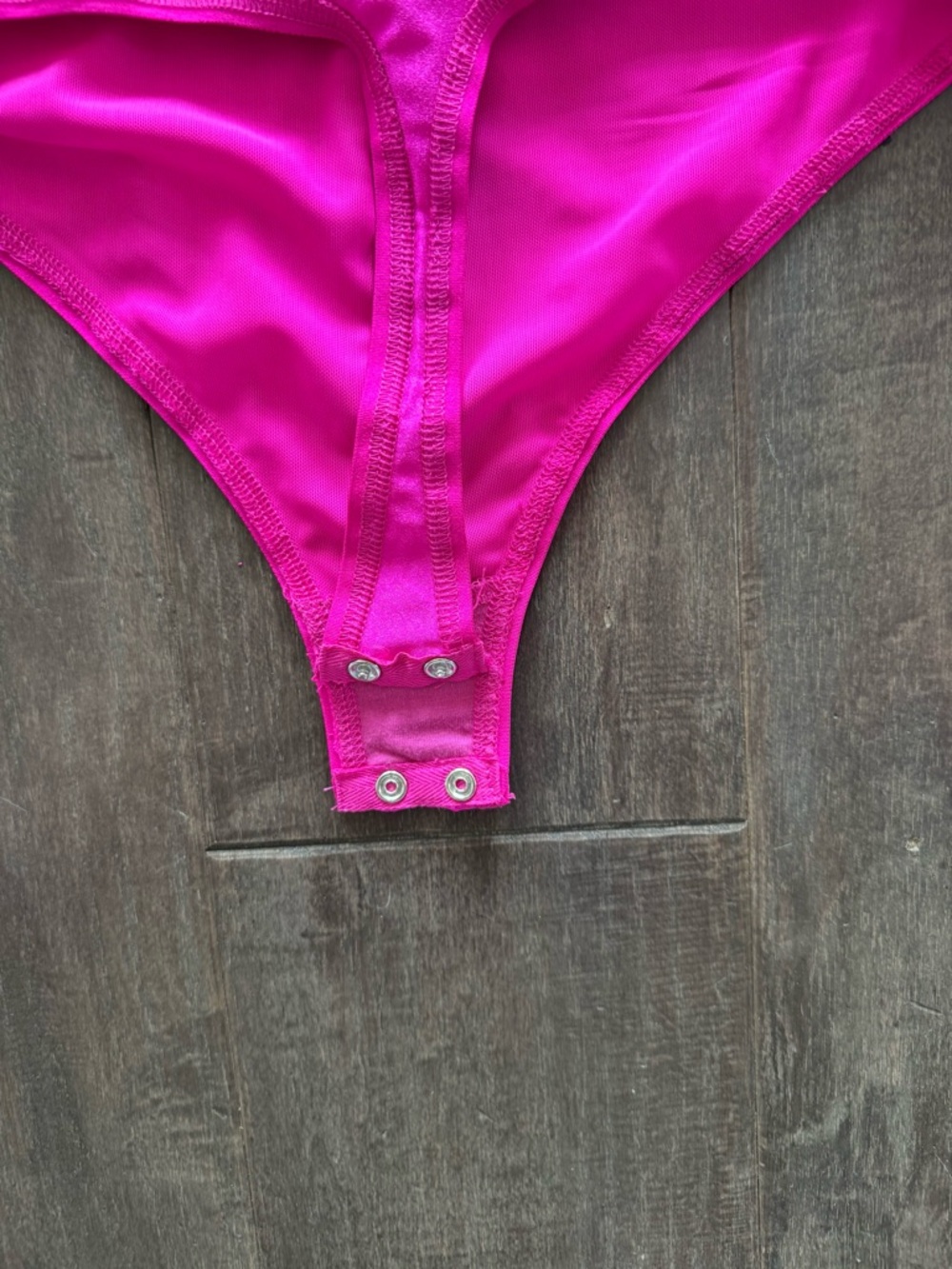 SKIMS NWT Disco Fuchsia Zip Front Long Sleeve Bodysuit Womens Size S - Picture 13 of 13